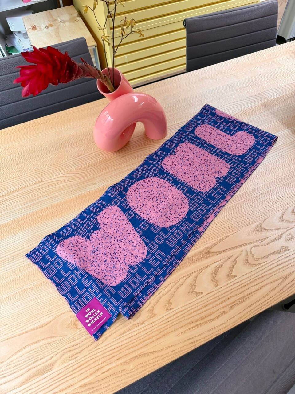 IN WOHLWOLLEN WICKELN | Schal