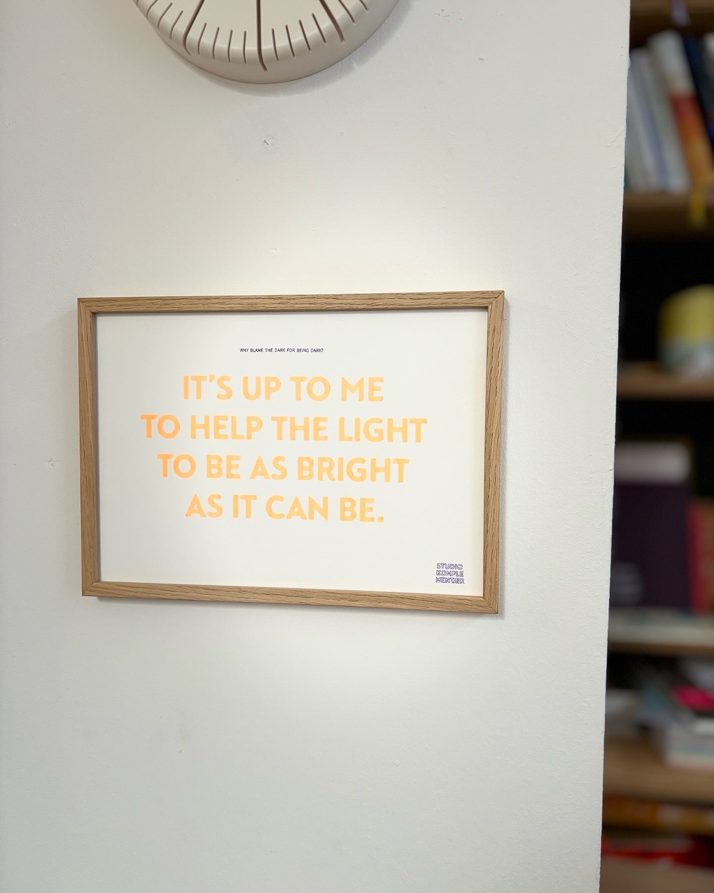 HELP THE LIGHT Plakat | Unikat aus Stift-Strichen