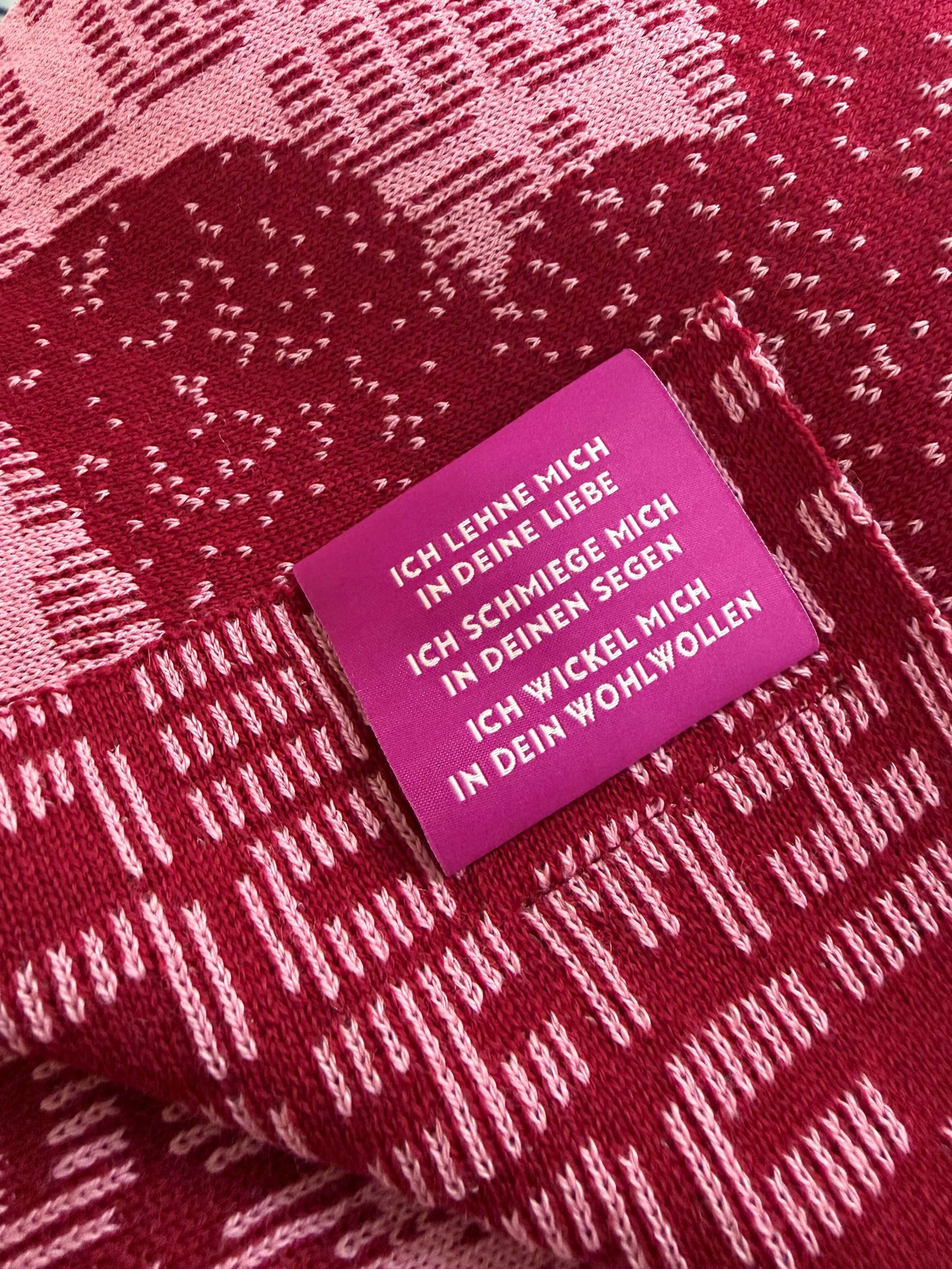 IN WOHLWOLLEN WICKELN | Schal