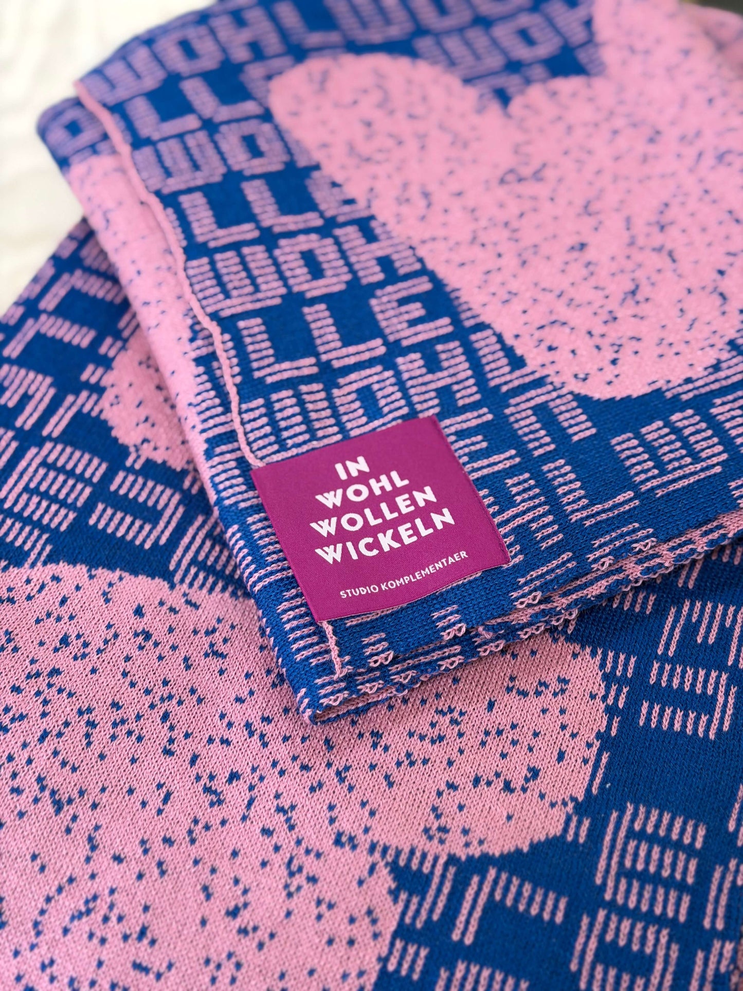 IN WOHLWOLLEN WICKELN | Schal